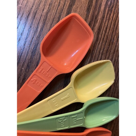 Vtg Tupperware Nesting Measuring Spoons Set of 7 Plus D Ring Yellow Green Yellow - Picture 5 of 10